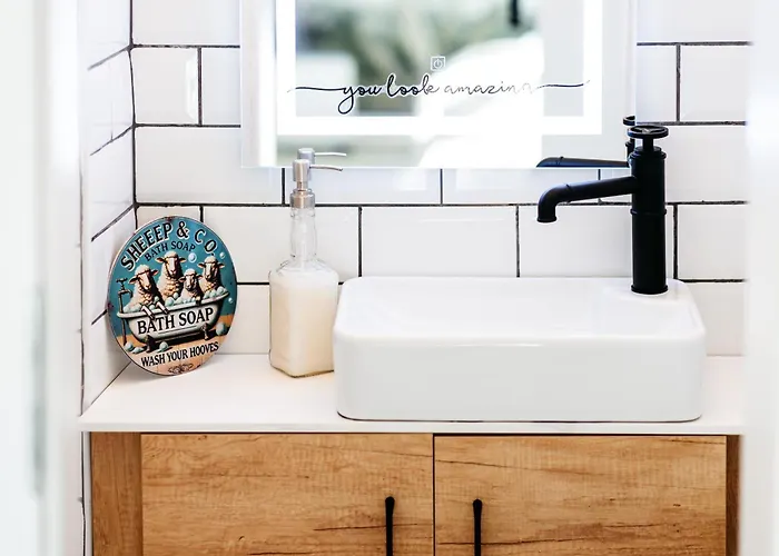 Urban Jungle Nest Apartment